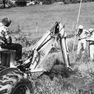 00-00-0000 Dean Swigart in the field-001-Photo by Robert Mills