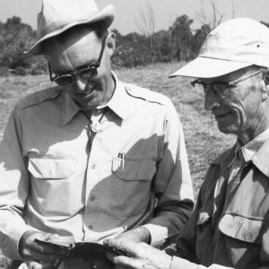 00-00-0000 Dean Swigart in the field-006-Photo by Robert Mills