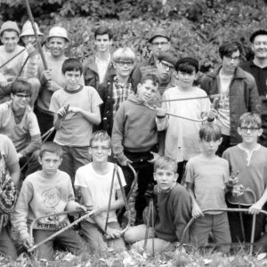 00-00-0000 Large group of scouts and leaders with pruning saws. Photo by Robert Mills