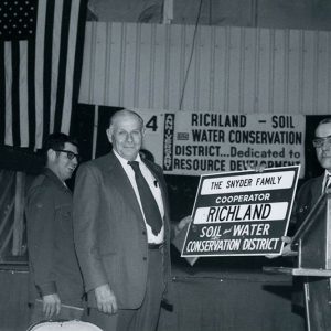 00-00-0000 Presentation of Cooperator award to Snyder Family-website