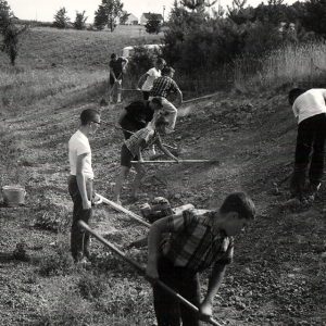 00-00-0000 Springfield Sparks 4-H club at Rural Life Center-roadside seeding project-photo by R Mills-website