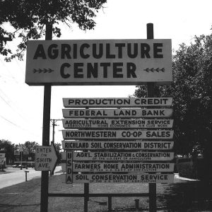 07-03-1970 Agriculture Center Sign Parke Avenue East Mansfield OH-0001 copy