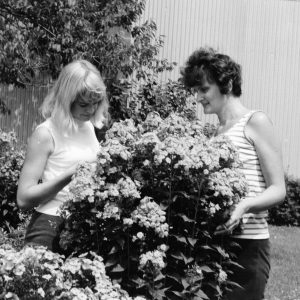 07-15-1970 Mrs. Don Reeder & daughter. Flowers-0001