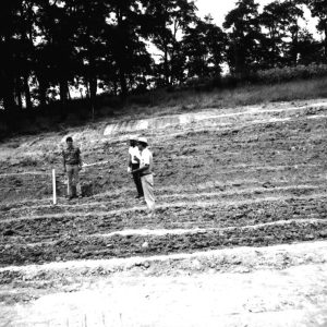 07-28-1976 Jeff Van Loon and B. Ranshaw and Dean Swigart at W.R. Brinker Farm-website