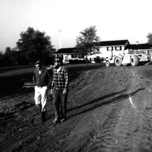 10-03-1975 Dean Swigart and Brad Ranshaw at Floyd Heston Farm #3-website