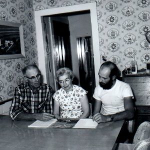 10-13-1976 John Simmons & Mrs. John Simmons & Tim Simmons-website