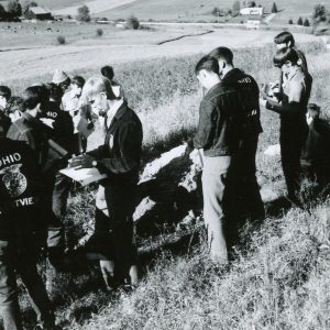 Land judging.Students taking notes-0002.(Photo by Robert Mills)