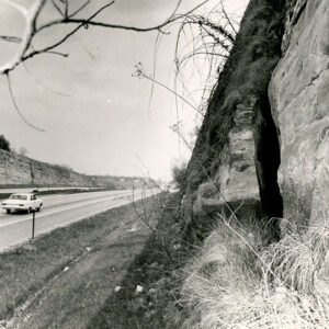 00_00_0000_Car_on_highway_location_unknown_website-5104