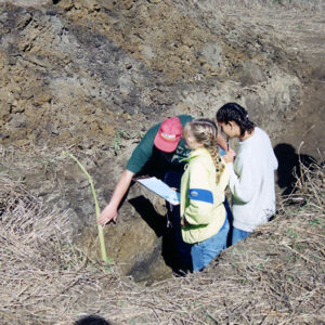 00_00_0000_County_Land_Judging_Contest._2_girls_and_man_looking_at_soil_website-5317