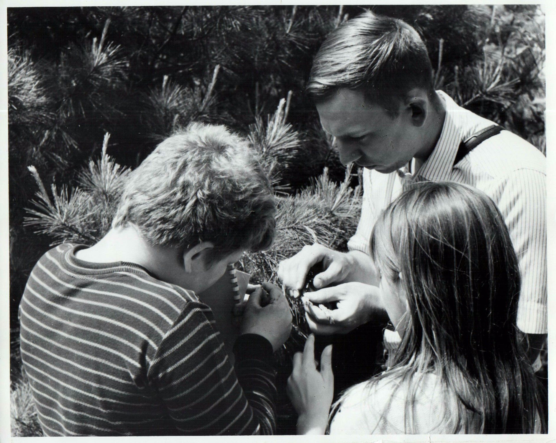 Director Michael Fitzsimmons
Carpenter School sixth grade students
Photo ID#: E2