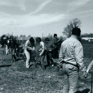 00_00_0000_Men_and_young_people_planting_trees__location_unknown_website-5546
