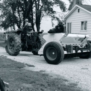 00_00_0000_Unidentified_man_on_tractor_website-5212