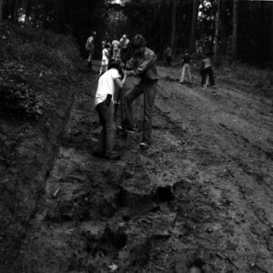 00_00_000_Constructing_diversions_at_Camp_Avery_Hand_tobogan_run_Website-4928