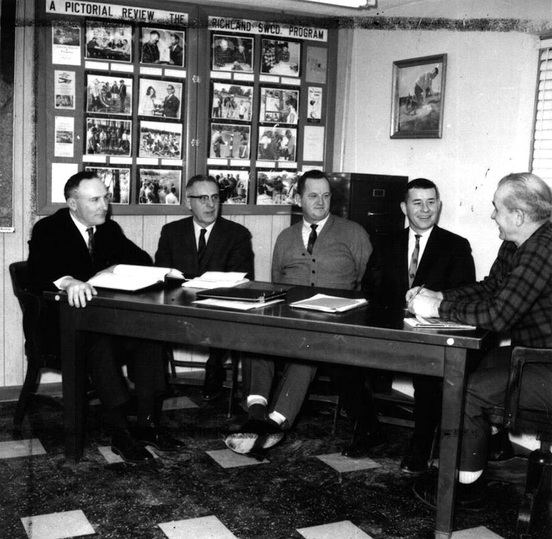 January 9, 1969
Soil and Water Conservation District (SWCD) Board
Lehnhart, Hetrick, Swank, Cook and Jones
Photo ID#: RSWCD139