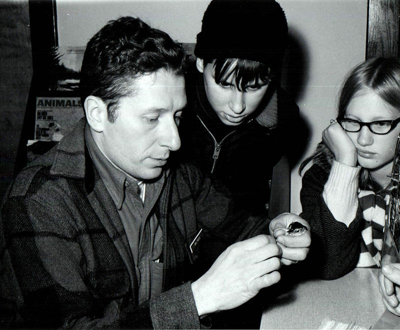 February 25, 1970
Ron Reed with D. Hershiser
J. Hicks of Willard St. Francis bird banding
Photo ID#: E232