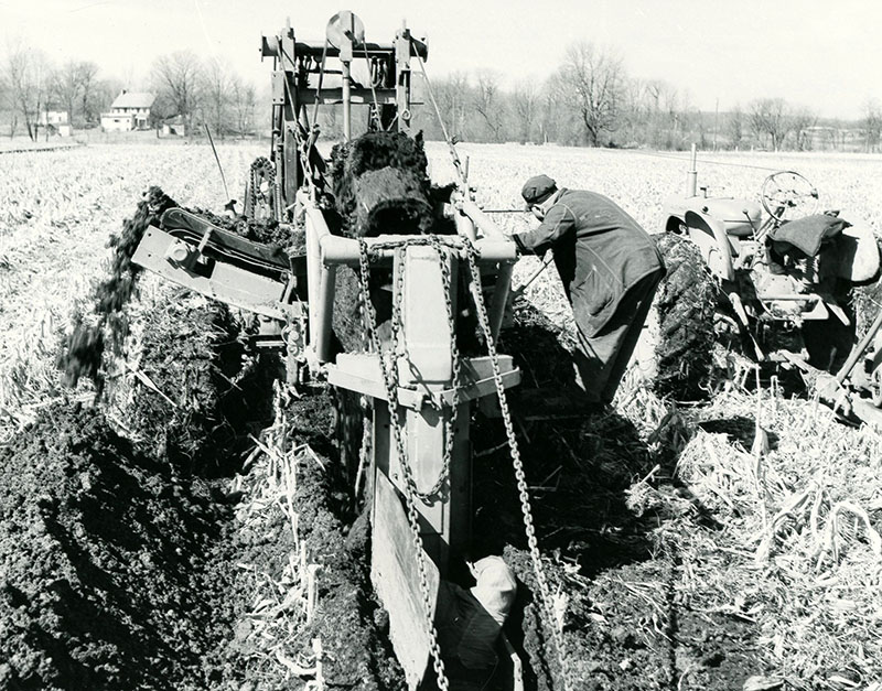March 18, 1968
Tile drainage contractor, Harold Company, installing tile at the John Winger Farm
Mifflin Township
Photo ID#: A703