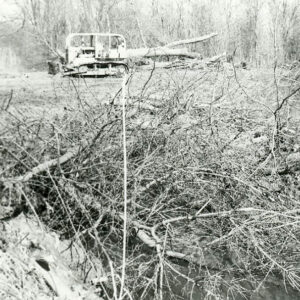 03_87_Tree_tops_used_to_stabilize_critical_area_on_stream_channel__Blackfork_River_website-3963
