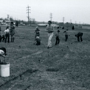 04_00_1981_Jesse_Beer_tree_planting__2_website-5548