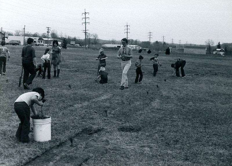 April 1981
Jesse Beer Tree Planting
E463