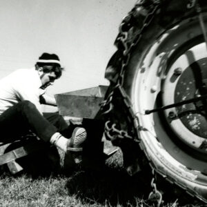 04_03_1976_Bill_Kirkbride_uses_the_SWCD_tree_planter_to_establish_a_2000_tree_forest_website-3824