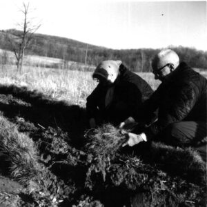 04_06_1969_Annabell_and_Clarence_Snavely_at_J._Rinehart_farm_website-2501