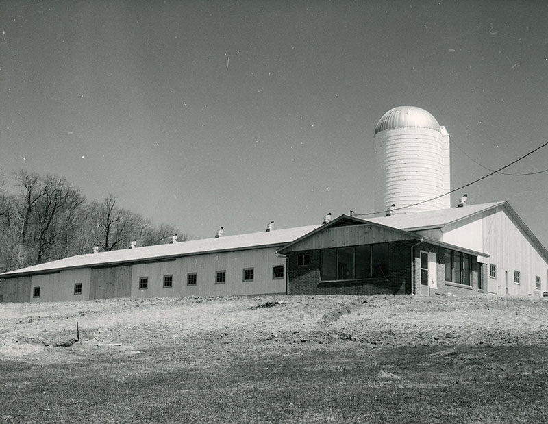 April 9, 1964
New dairy barn at the Dale Cook Farm on Crimson Road
Photo ID#: A336