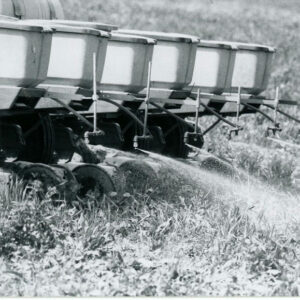 04_16_1985_Sprayer_boom_mounted_on_rear_of_no_till_planter._A.Goettl_Farm_Monroe_Twp_website-5216