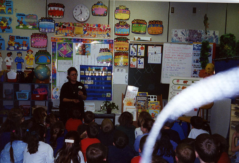 April 2000
Crestview K class with Diane Kelley
Photo ID#: E57