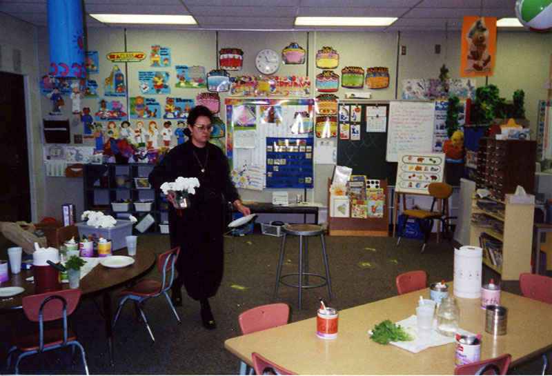 April 2000
Crestview K class with Diane Kelley
Photo ID#: E58