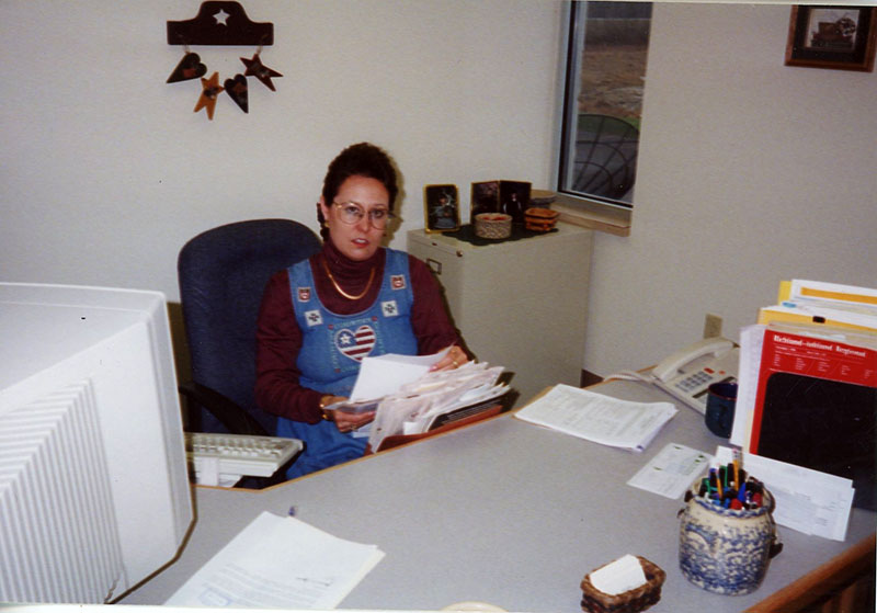 April 2000
Diane Kelley
Photo ID#: E63