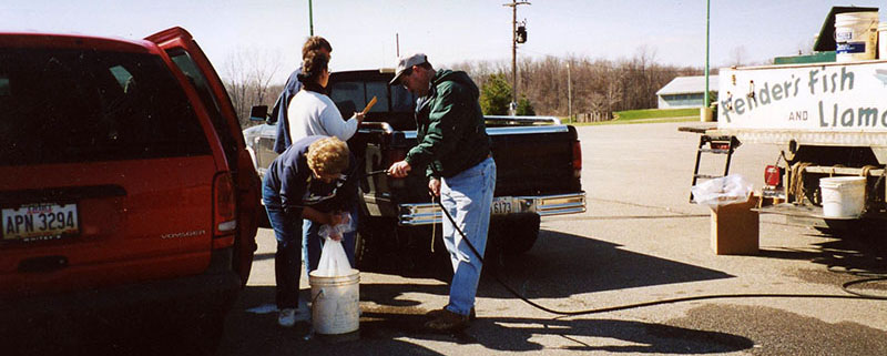 April 2000
Fish Sale
Photo ID#: S56