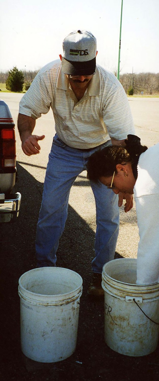 April 2000
Fish Sale
Photo ID#: S57