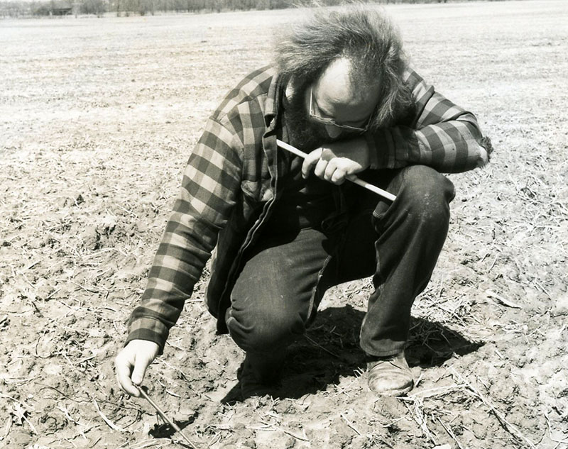 April 21, 1980
Lanny Hopkins checks soil temperature
Photo ID#: A1049