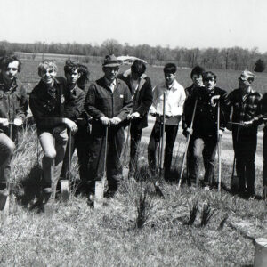 04_26_1972_Crestview_Vo_Ag_John_Sherrick_with_students_ready_to_assist_Savannah_students_at_ecological_arboretum_website-2083