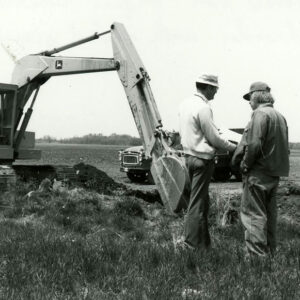 05_00_1980_Hydraulic_hoe_begins_construction_on_Shroeder_water_control_structure_website-5387