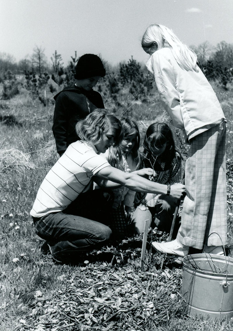 May 1, 1974
Crestview School
Students planting trees
Photo ID#: E66