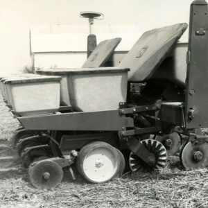 05_01_1980_No_till_planter._Lanny_Hopkins_website-5222