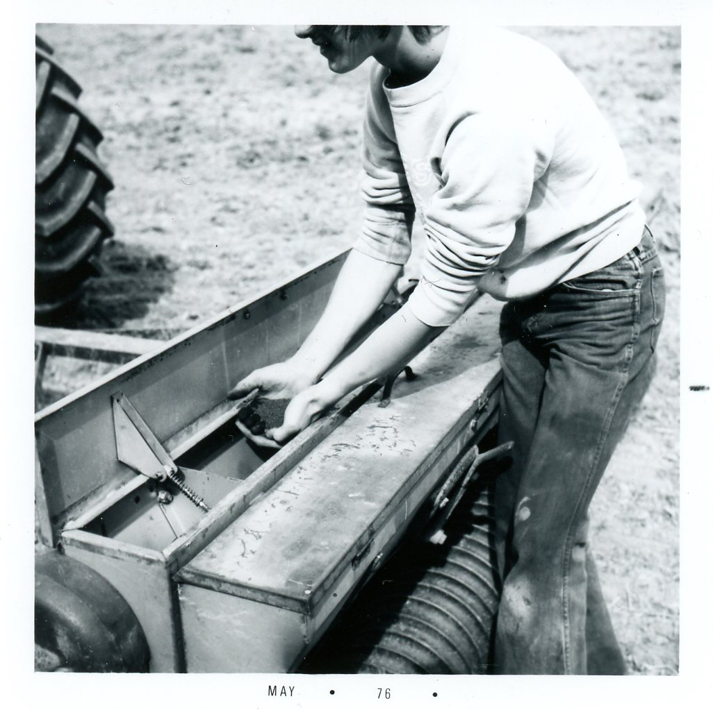 May 6, 1976
Kelley Kyler Birdfoot seeding at the Fernyak Farm
Photo ID#: A7