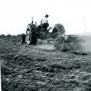 05_06_1976_Kelley_Kyler_at_C.Fernyak_Farm._Birdfoot_Trefoil_website-648