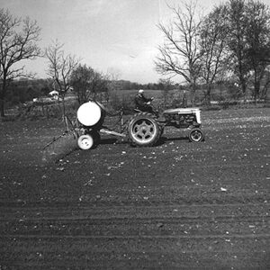 05_07_1975_Harold_Frenz_at_Darling_Farm_website-665