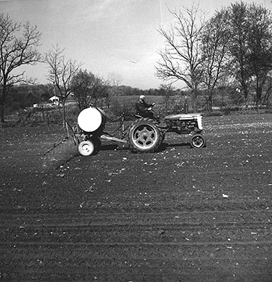 May 7, 1975
Harold Frenz at Darling Farm
Photo ID#: A263