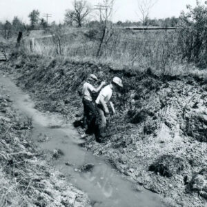 05_07_1977_Mulching_ditch._L_Hopkins_Farm_website-1375