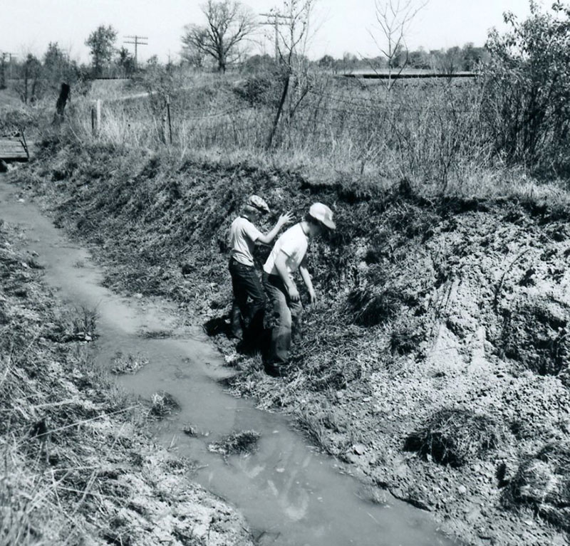 May 7, 1977
Mulching ditch
L Hopkins Farm
Photo ID#: A788