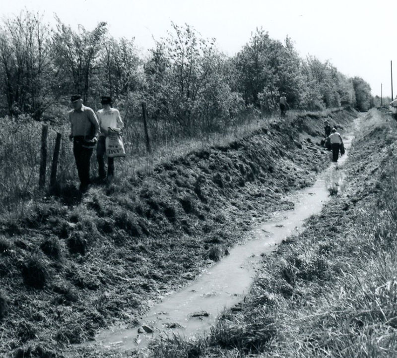 May 7, 1977
Seeding and mulching ditch
L Hopkins Farm
Photo ID#: A789
 