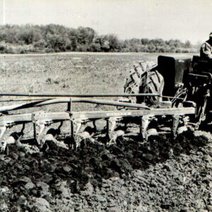 05_14_1965_New_7_bottom_plow_outfit_Maurice_Cooke_Farm_Plowing_level_area_of_Fitchville_silt_loam0001-2109