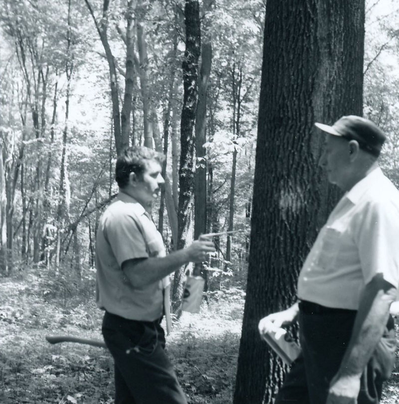 May 16, 1977
J. Basinger and Stahl at Richland County Fish and Game
Photo ID#: S740