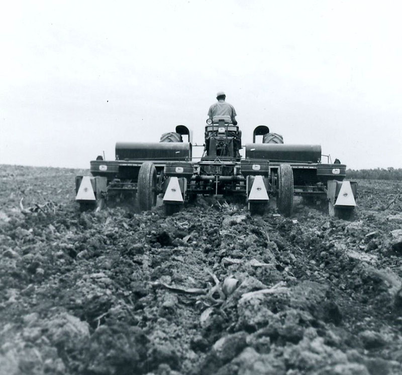 May 24, 1964
Putt Farm
Photo ID#: A178