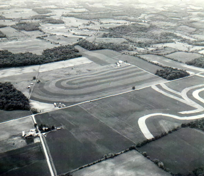 May 28, 1995
James Heffelfinger Farm (foreground) and C & G Forbes Farm, Southwest
Photo ID#: AE235