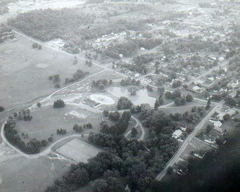 May 29, 1966
Mansfield North Lake Park
Photo ID#: AE93