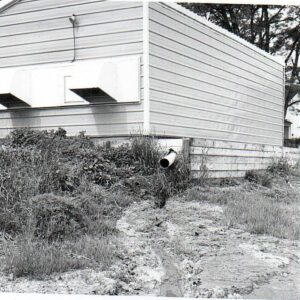 06_00_1979_Calf_motel_with_animal_waste_overflow_and_resulting_pollution_flume_Bellville0001-2125